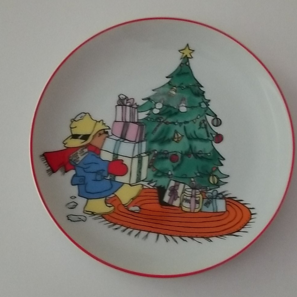 A YEAR WITH PADDINGTON BEAR CHRISTMAS PLATE 1979 (Box ripped)